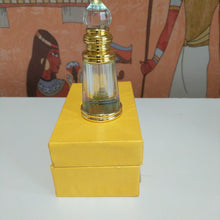 Load image into Gallery viewer, Collectable Crystal Oil Perfume bottle
