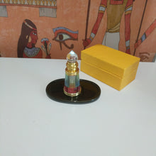 Load image into Gallery viewer, Collectable Crystal Oil Perfume bottle
