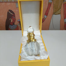 Load image into Gallery viewer, Collectable Crystal oil perfume bottle
