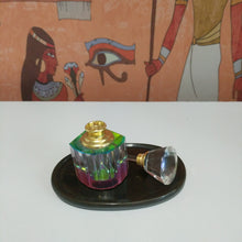 Load image into Gallery viewer, Collectable Crystal oil perfume bottle
