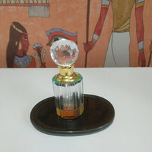 Load image into Gallery viewer, Collectable Crystal oil perfume bottle
