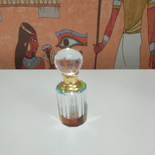 Load image into Gallery viewer, Collectable Crystal oil perfume bottle
