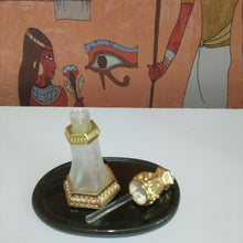 Load image into Gallery viewer, Collectable Crystal oil perfume bottle
