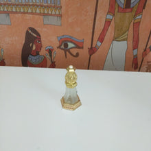 Load image into Gallery viewer, Collectable Crystal oil perfume bottle

