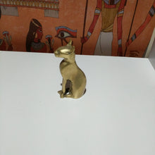 Load image into Gallery viewer, Collectable Egyotian cat Brass
